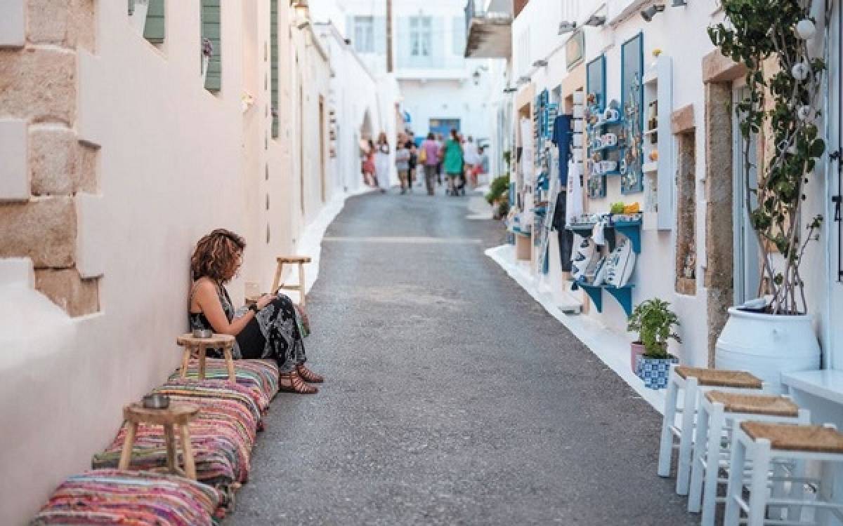 Αγώνας δρόμου επιβίωσης για επιχειρήσεις και ενσήμων για τους εποχικούς