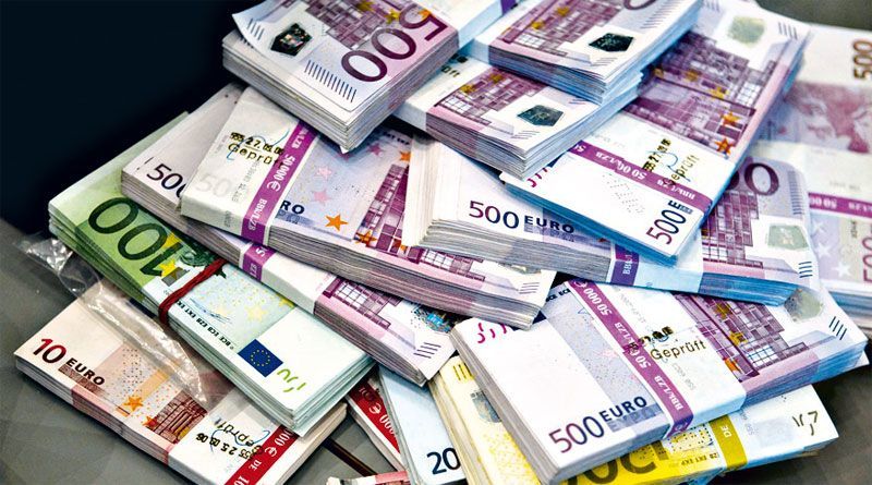 «Μήπως οι δημόσιοι υπάλληλοι στην Ελλάδα λαδώνονταν;», ρωτά το Der Spiegel