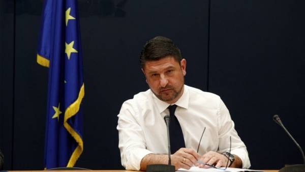 Απαγόρευση συναθροίσεων άνω των 10 ατόμων- Βαριά πρόστιμα στους παραβάτες