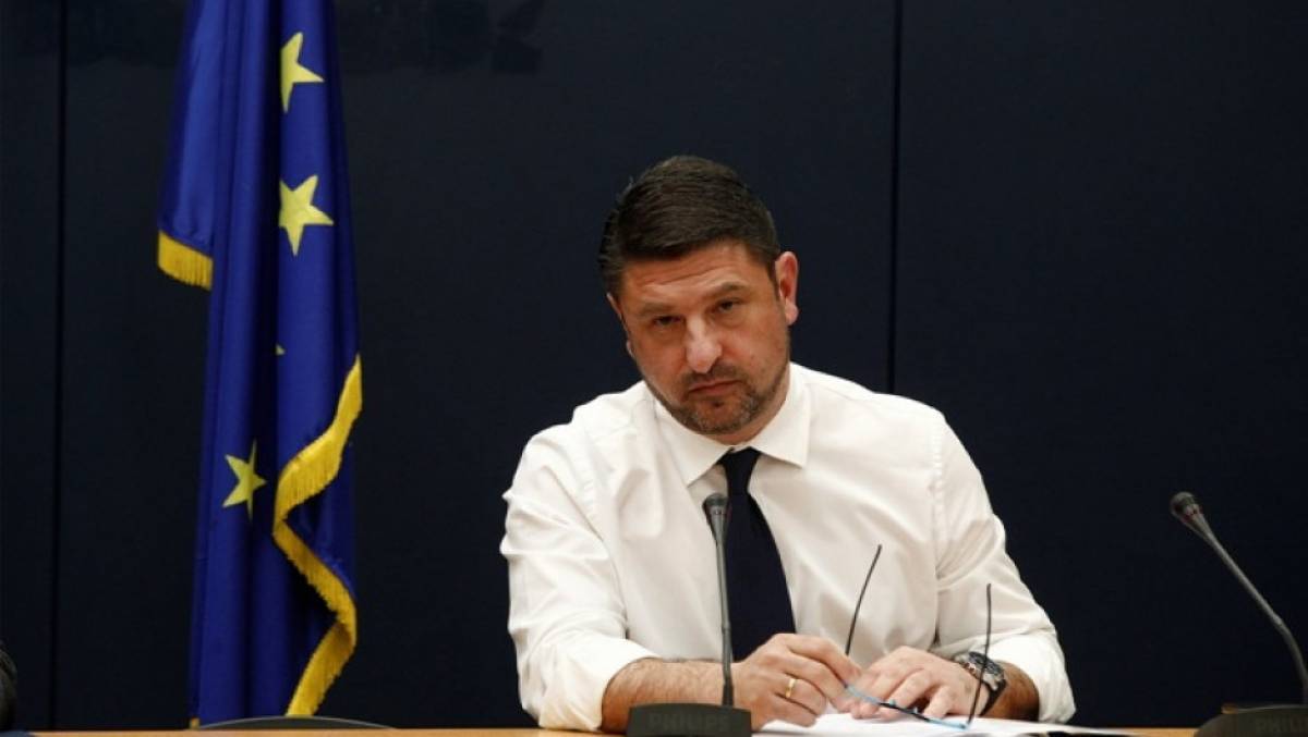 Απαγόρευση συναθροίσεων άνω των 10 ατόμων- Βαριά πρόστιμα στους παραβάτες