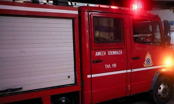 Πυρκαγιά στο Πέραμα - Προσωρινή διακοπή κυκλοφορίας