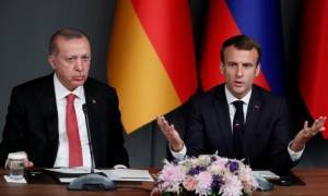 Ο Ερντογάν στέλνει τον Μακρόν... στον ψυχίατρο