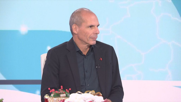 Βαρουφάκης: Ο Τσίπρας είναι το μεγαλύτερο ατού του Μητσοτάκη – Αποικιοκρατικές οι αμερικανικές επενδύσεις στην Ευρώπη