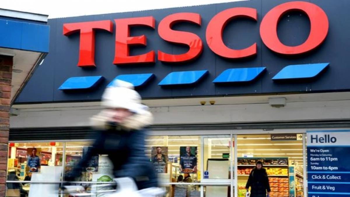 Tesco: Σχέδιο για περικοπές 4.500 θέσεων εργασίας