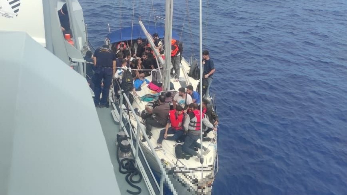 Μεγάλη επιχείρηση νότια της Σερίφου- Διασώθηκαν 61 μετανάστες