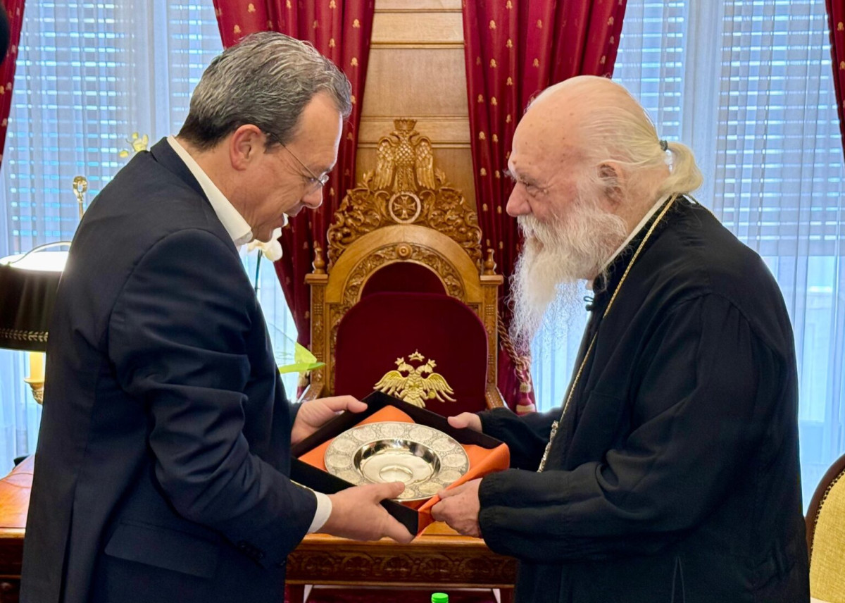 Συνάντηση Φάμελλου με Αρχιεπίσκοπο Ιερώνυμο: Μήνυμα αλληλεγγύης και συνεργασίας πολιτείας-εκκλησίας