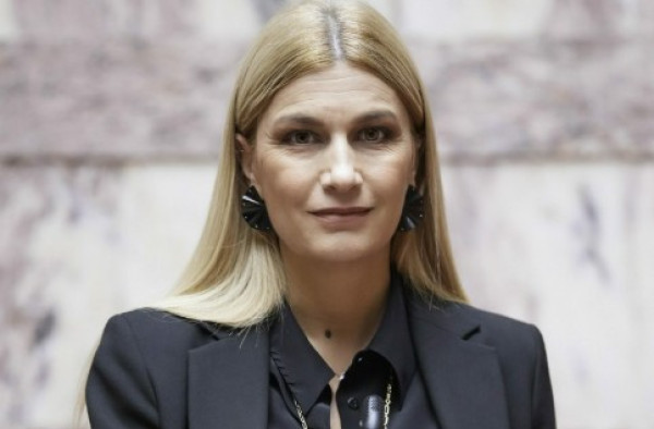 Βολουδάκη: Αυστηρότερες ποινές για παράνομη είσοδο - Τι προβλέπει το νέο νομοσχέδιο για τη μετανάστευση