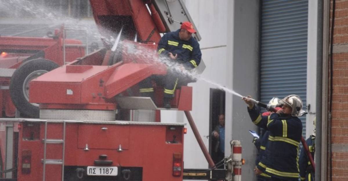 Νεκρός 56χρονος από φωτιά σε διαμέρισμα στη Σαλαμίνα