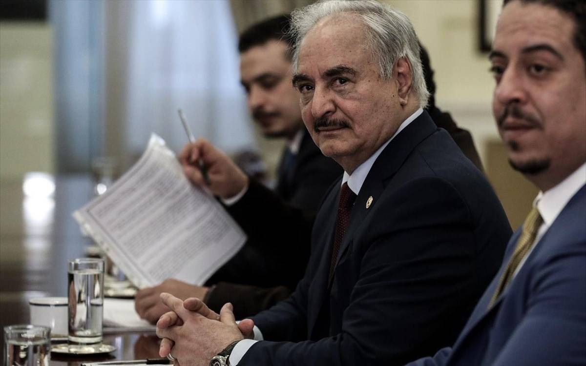 Αιφνίδια συνάντηση Μέρκελ- Χάφταρ στο Βερολίνο