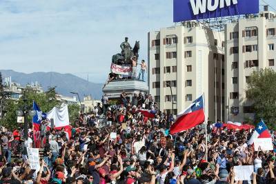 Χιλή: Ο Πινιέρα προχωρά σε ανασχηματισμό για να... επιβιώσει