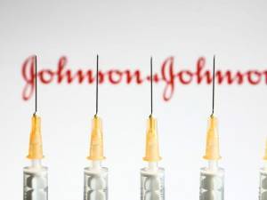 Κορονοϊός: Η J&amp;J σταμάτησε την παραγωγή του εμβολίου της