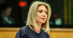 Εξώδικο Καρυστιανού στον Κακλαμάνη για την προανακριτική