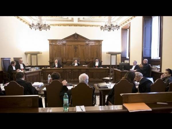 Βατικανό: Οκταετής κάθειρξη στον πρώην διοικητή της τράπεζας