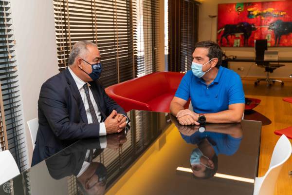 Τσίπρας: Συναντήθηκε με το νέο πρόεδρο της ΚΕΕΕ, Γιάννη Χατζηθεοδοσίου