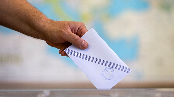 Δημοσκόπηση Action 24: Στο 7,8% η «ψαλίδα» μεταξύ ΝΔ-ΣΥΡΙΖΑ