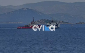 Ξεκίνησε η προσπάθεια αποκόλλησης του «Παναγία Παραβουνιώτισσα» στα Στύρα - Υπό κράτηση ο καπετάνιος