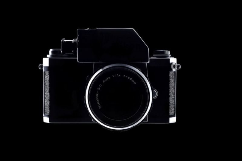 Νότιο Αφρικανός φωτογράφος μετατρέπει vintage cameras σε έργα τέχνης