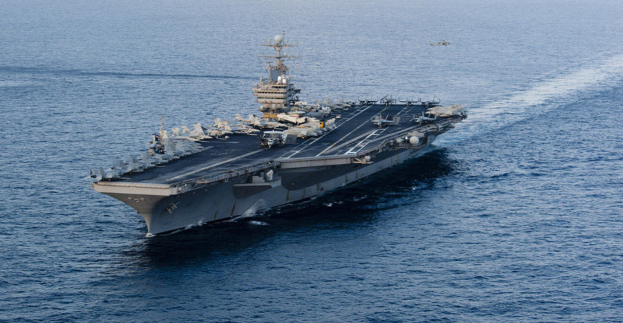 Το αεροπλανοφόρο USS Abraham Lincoln επέστρεψε στη βάση του έπειτα από μια εξαντλητική αποστολή