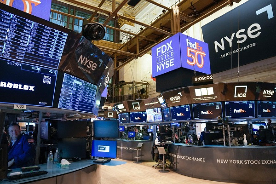 Τα εταιρικά αποτελέσματα δίνουν ώθηση στη Wall Street