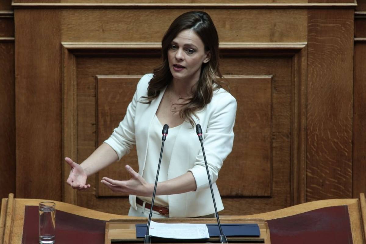 Αχτσιόγλου για ασφαλιστικό: Πολιτικές ακραίας μονομέρειας σε βάρος των πολλών