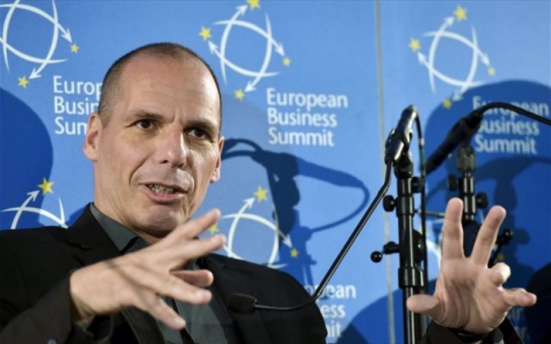 Κόβει πρόωρες συντάξεις και θεσπίζει 2 συντελεστές ΦΠΑ