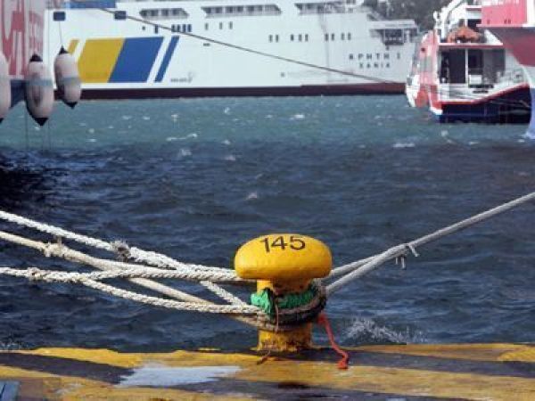 Αντιδρούν οι ναυτεργάτες για τη μη καταβολή των δεδουλευμένων