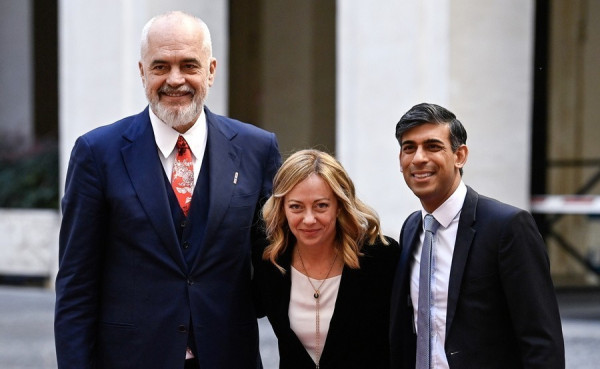 Συνάντηση Μελόνι, Σούνακ και Ράμα για το μεταναστευτικό