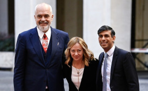 Συνάντηση Μελόνι, Σούνακ και Ράμα για το μεταναστευτικό
