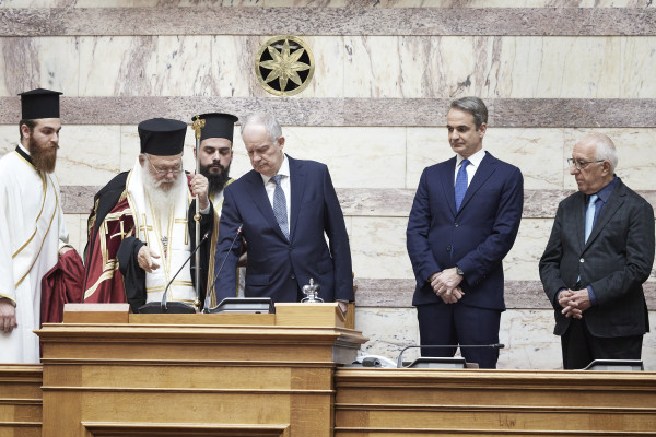 Ανάρτηση Μητσοτάκη: Εγγυητής της δημοκρατικής ομαλότητας ο Τασούλας