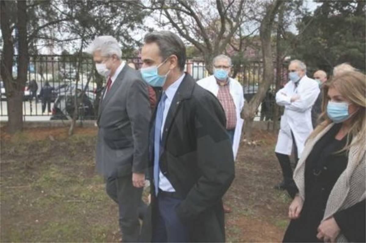 Μητσοτάκης προς εργαζομένους «Σωτηρία»: Είστε οι ήρωες πίσω απ'τις μάσκες