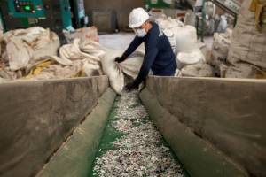 Ομάδα ανακύκλωσης δίνει νέα... ζωή σε άχρηστα πλαστικά
