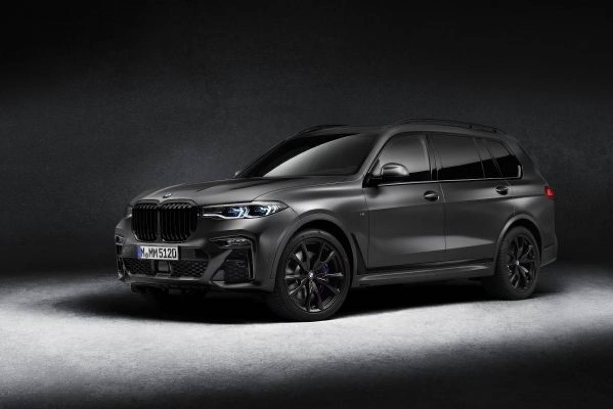 Η BMW X7 Dark Shadow Edition αγαπάει μόνο τα σαλόνια και τα παχυλά πορτοφόλια!