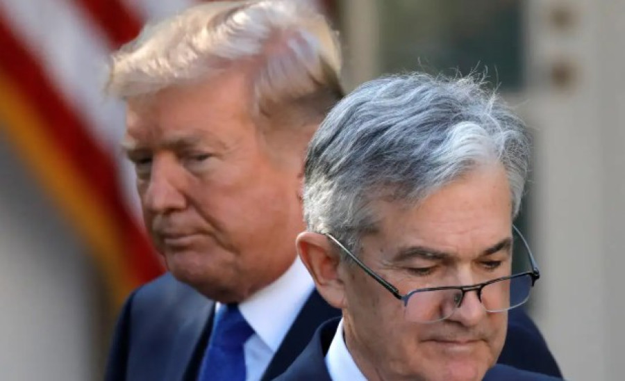 Νέα επίθεση Τραμπ στον Πάουελ (Fed): Τον αποκάλεσε «ηλίθιο» - Έντονες πιέσεις για μείωση επιτοκίων
