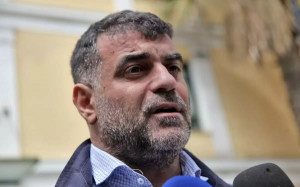 Αγωγή κατά του Κυριάκου Μητσοτάκη από τον Κώστα Βαξεβάνη