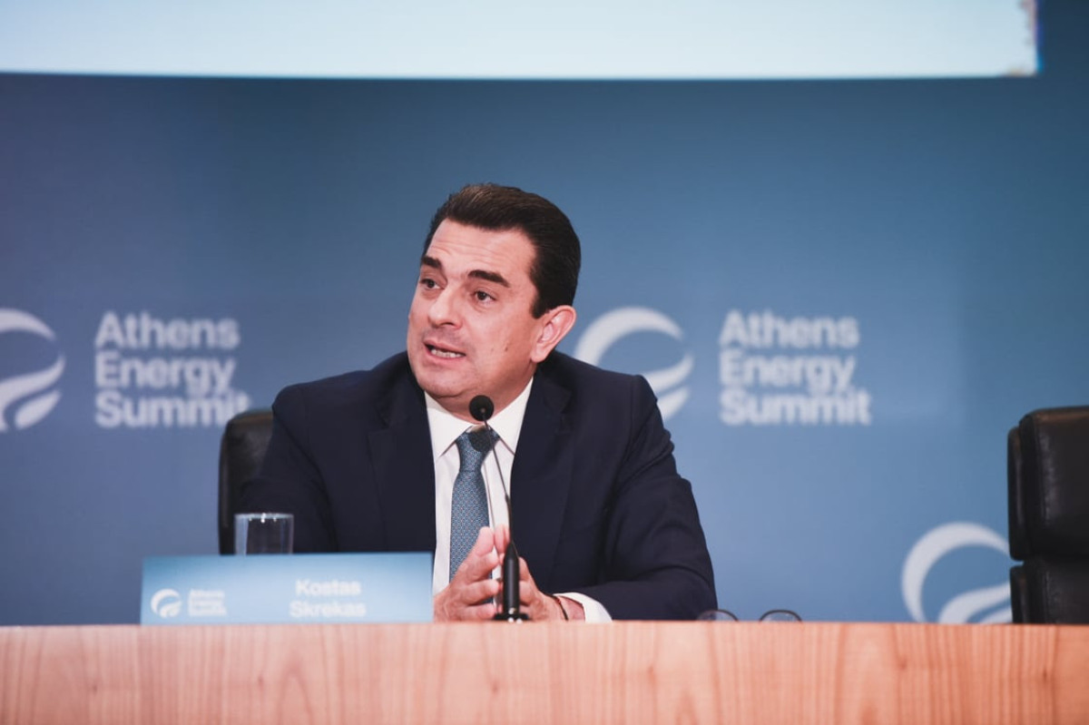 Σκρέκας: Στόχος το 80% της ενέργειας να προέρχεται από ΑΠΕ