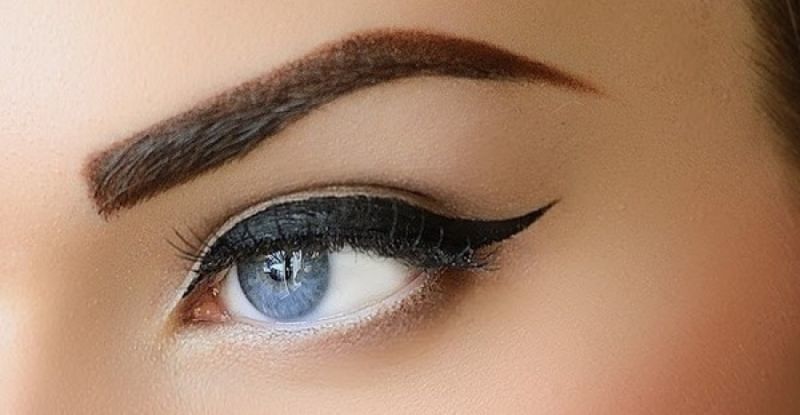 Brow tattoo: Η νέα επανάσταση στο μακιγιάζ των φρυδιών