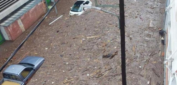 Απαγόρευση κυκλοφορίας σε Καρδίτσα και Φάρσαλα-Μετρούν πληγές Βόλος και Πήλιο