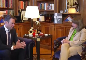 Ο πρώτος διάλογος Σακελλαροπούλου- Κασσελάκη με μηνύματα... συναίνεσης