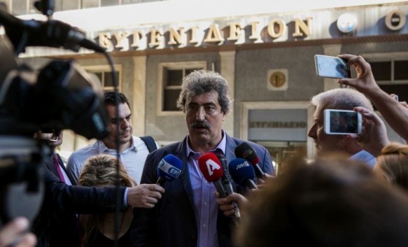 Διαβεβαιώσεις αλλά όχι αποτέλεσμα στη συνάντηση Πολάκη με ΑμΕΑ