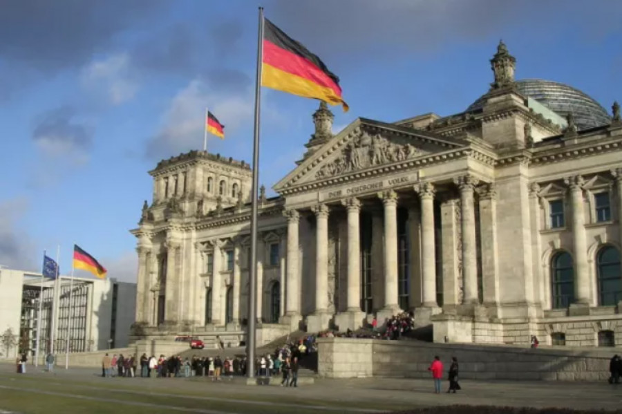 Προς νέο ιστορικό χαμηλό η καταναλωτική εμπιστοσύνη στη Γερμανία