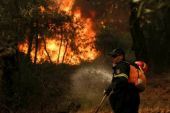 Καίγονται χωριά της ελληνικής μειονότητας στην Αλβανία-Έστειλε καναντέρ η Ελλάδα