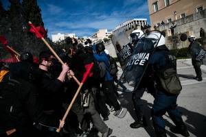 Επεισόδια και χημικά στο πανεκπαιδευτικό συλλαλητήριο στο Σύνταγμα (photos&videos)