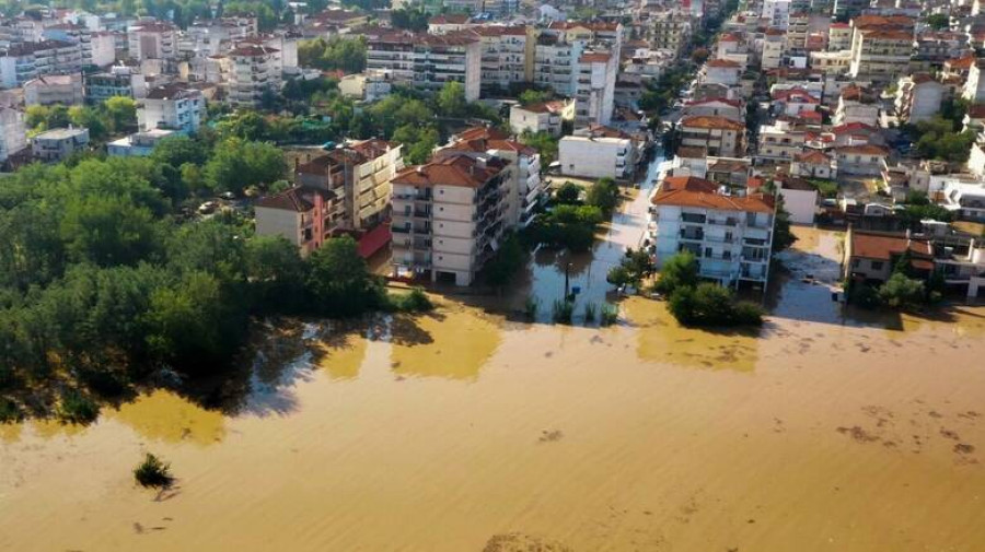Θεσσαλία: Εκπτώσεις σε τρόφιμα, δωρεάν διάθεση φαρμάκων ζητά η ΕΕΚΕ