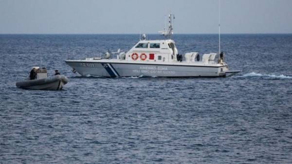 Στη Ρόδο ρυμουλκείται σκάφος με 50 πρόσφυγες και μετανάστες