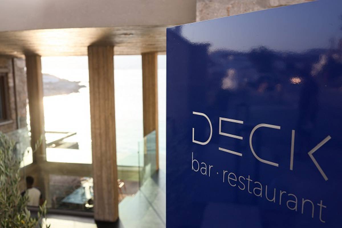 DECK BAR RESTAURANT, ο νέος χώρος στο πρώην Ξενία Πάρου