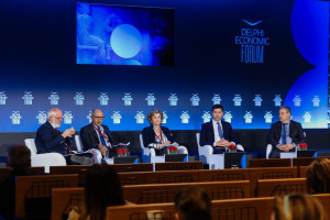 Αναστασάτος (Eurobank): Δεν υπάρχει διατηρήσιμη ανάπτυξη αν συνοδεύεται από ελλείμματα