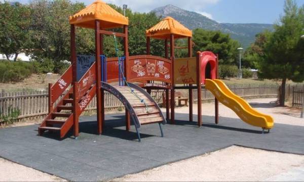 Χρηματοδοτήσεις 4,5 εκατ. σε δήμους για σχολεία και παιδικές χαρές