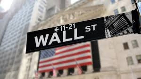 Οριακές μεταβολές στη Wall Street με το «βλέμμα» στη Fed