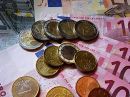Πτώση για το ευρώ εν αναμονή της συνέντευξης Ντράγκι