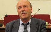 ΟΑΕΕ: Τα... μαζεύει ο Τσακίρης μετά τη θύελλα περί Βουλγαρίας